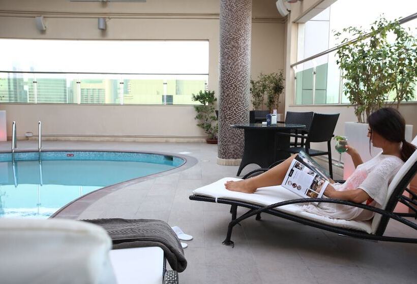 ホテル Ramada Downtown Abu Dhabi