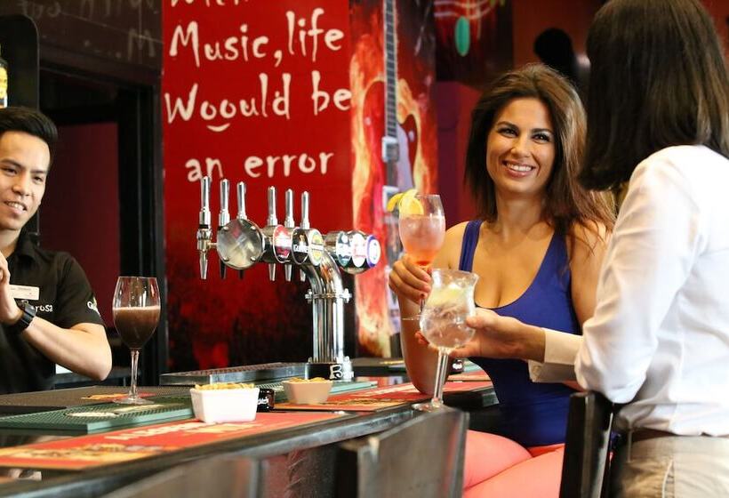 ホテル Ramada Downtown Abu Dhabi