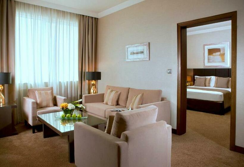 ホテル Ramada Downtown Abu Dhabi