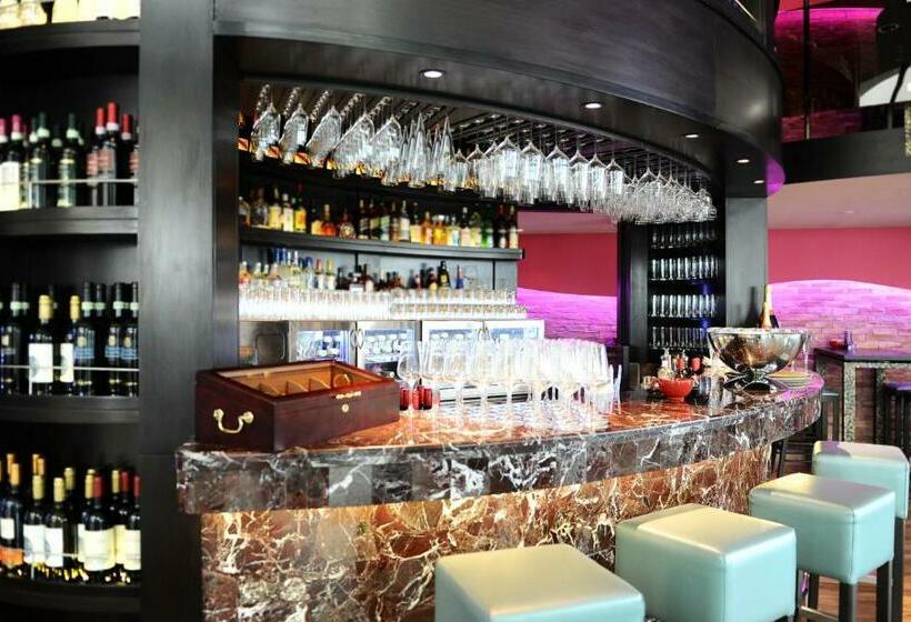 ホテル Ramada Downtown Abu Dhabi