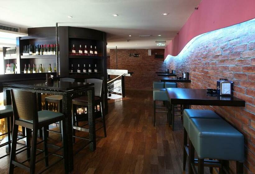 ホテル Ramada Downtown Abu Dhabi