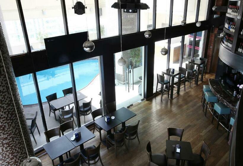 ホテル Ramada Downtown Abu Dhabi