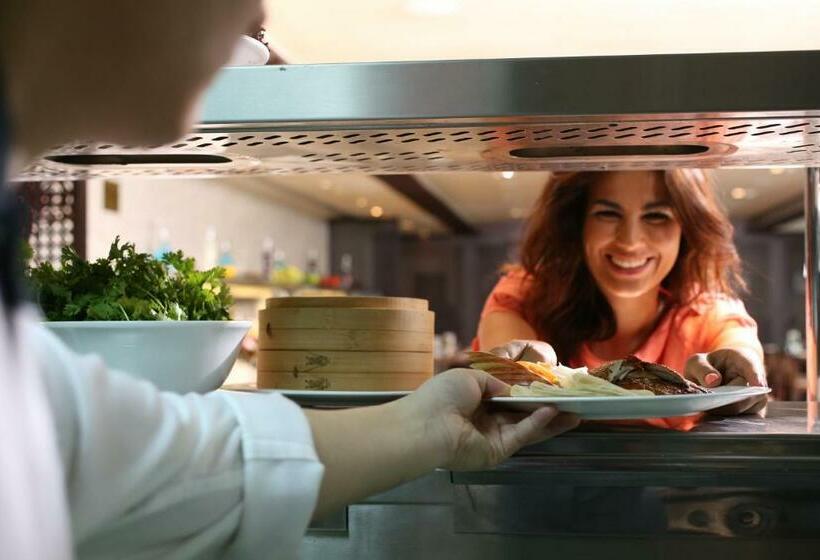 ホテル Ramada Downtown Abu Dhabi