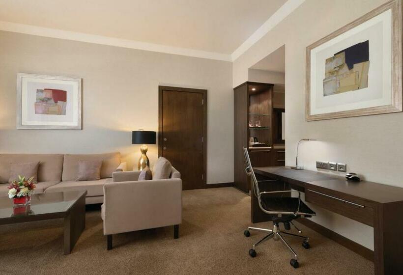 ホテル Ramada Downtown Abu Dhabi