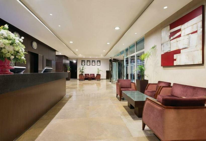 ホテル Ramada Downtown Abu Dhabi