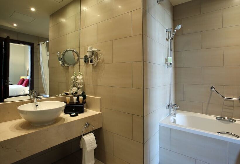 ホテル Ramada Downtown Abu Dhabi