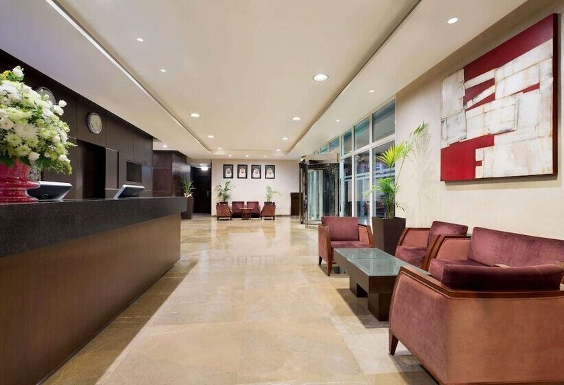 ホテル Ramada Downtown Abu Dhabi