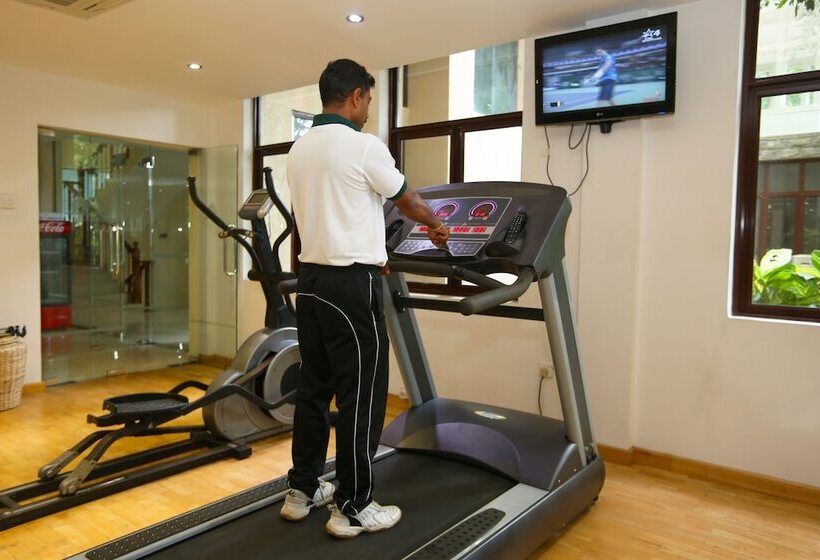 Отель Randholee Resort & Spa