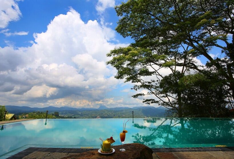 Отель Randholee Resort & Spa