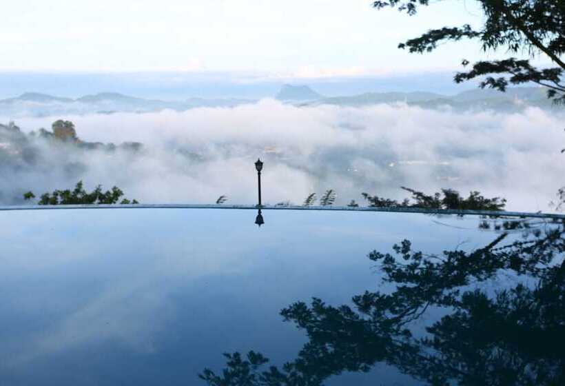 Отель Randholee Resort & Spa