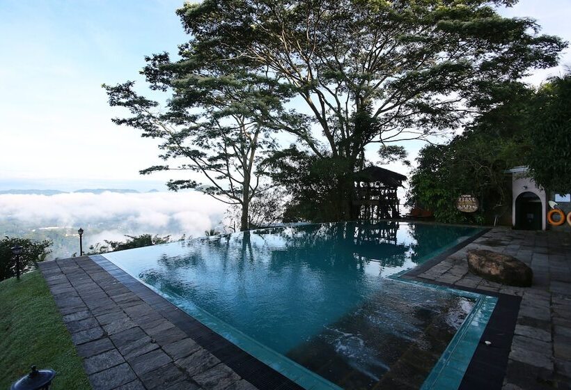 Отель Randholee Resort & Spa