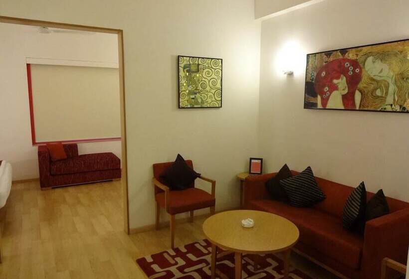 Red Fox By Lemon Tree Hotels, Hyderabad