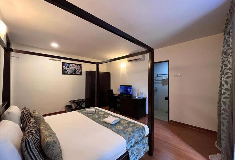 בית מלון כפרי ērya By Suria Janda Baik