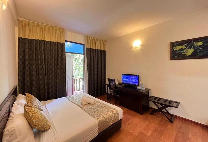 בית מלון כפרי ērya By Suria Janda Baik