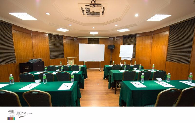 בית מלון כפרי ērya By Suria Janda Baik