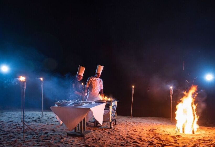 Отель Serene Pavilions