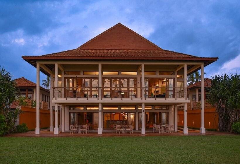 Отель Serene Pavilions