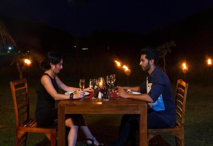 Отель Sigiriana Resort By Thilanka