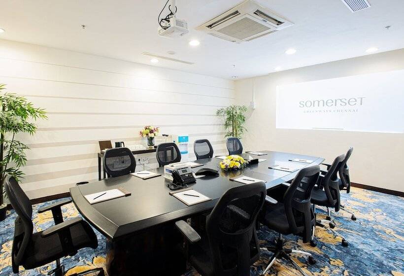 Отель Somerset Greenways Chennai