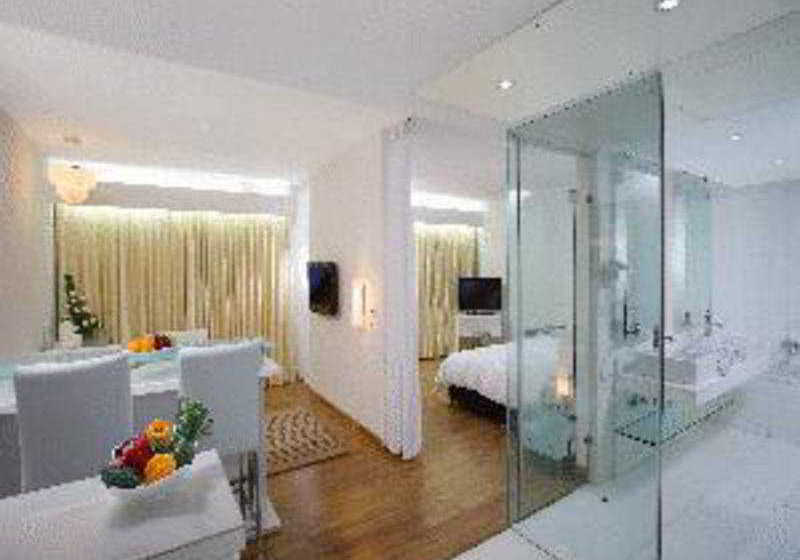 ホテル St Laurn Suites Pune