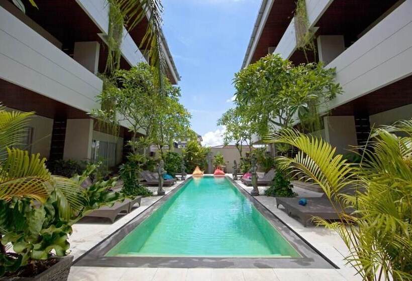 호텔 Sunset Mansion  Seminyak