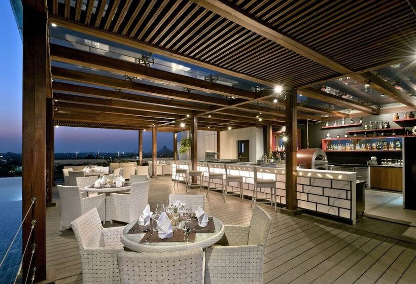 Taj Hotel & Convention Centre, Agra