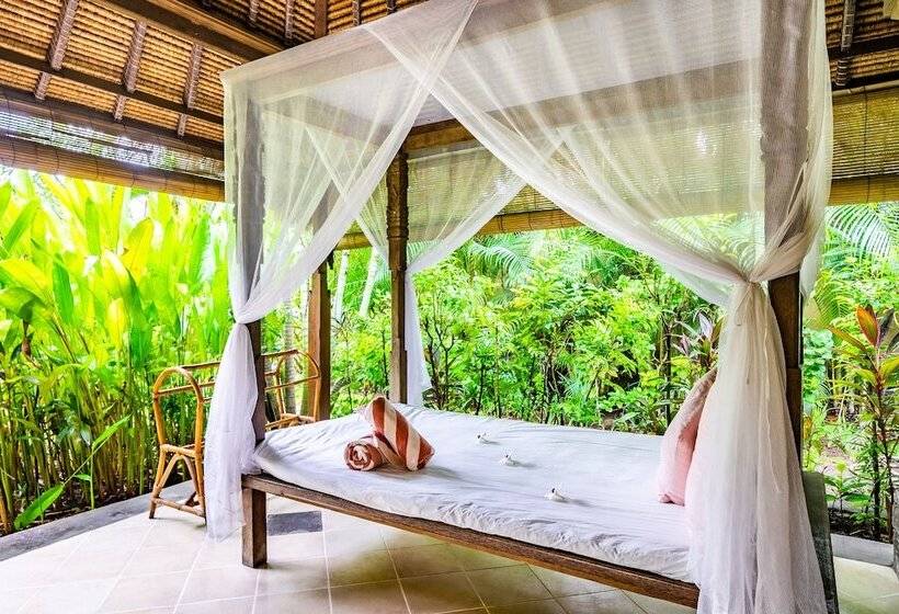 בית מלון כפרי Taman Selini Wahana Beach Resort