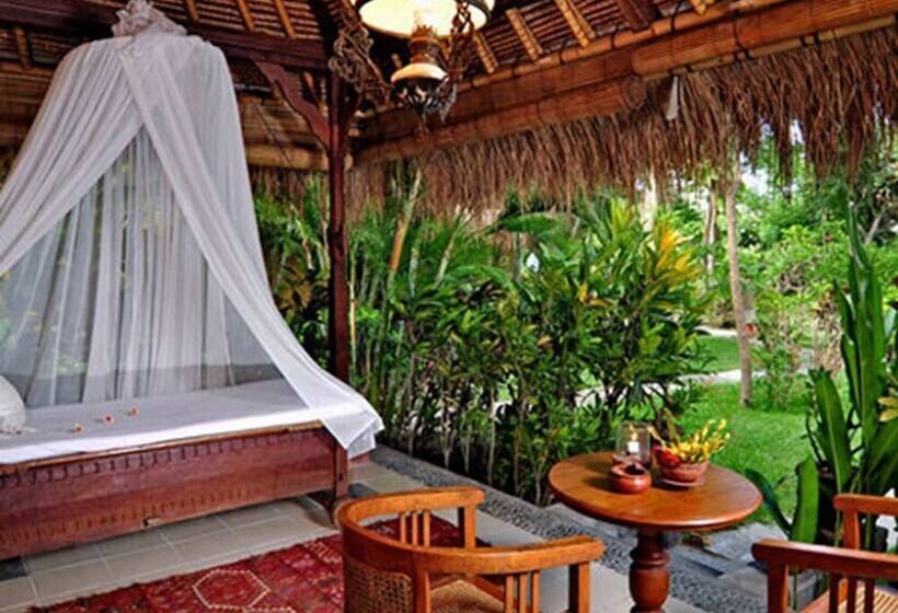 בית מלון כפרי Taman Selini Wahana Beach Resort