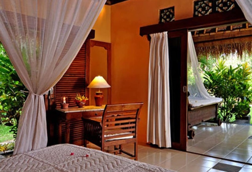 בית מלון כפרי Taman Selini Wahana Beach Resort