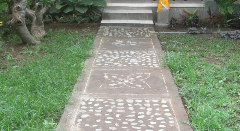 בית מלון כפרי Taman Selini Wahana Beach Resort