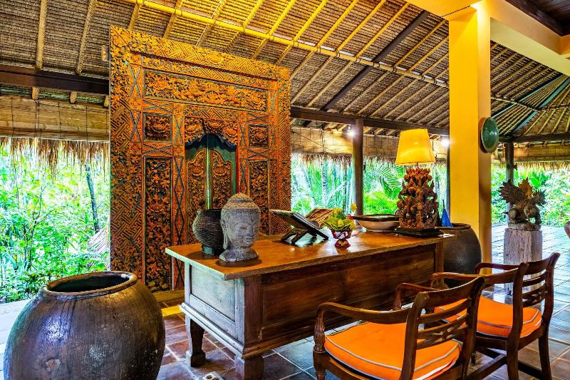 בית מלון כפרי Taman Selini Wahana Beach Resort