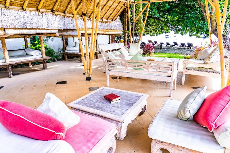 בית מלון כפרי Taman Selini Wahana Beach Resort