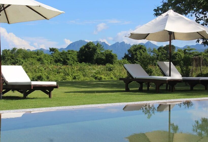 호텔 Temple Tree Resort