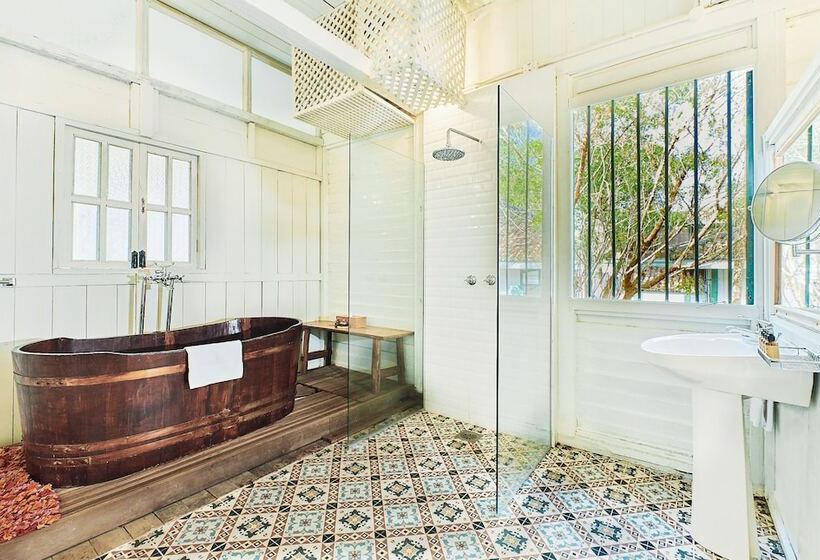 호텔 Temple Tree Resort