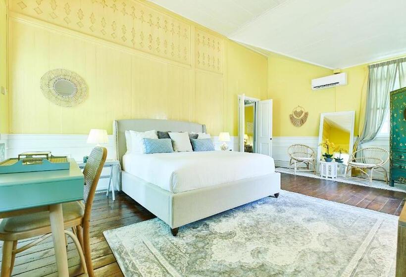 호텔 Temple Tree Resort