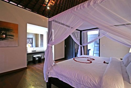 Отель The Khayangan Dreams Villa Umalas