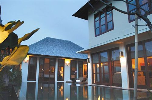 Отель The Khayangan Dreams Villa Umalas