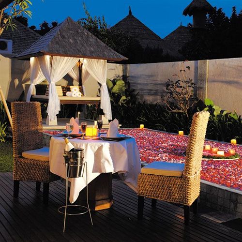 Отель The Khayangan Dreams Villa Umalas