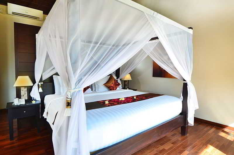 Отель The Khayangan Dreams Villa Umalas