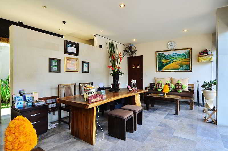 Отель The Khayangan Dreams Villa Umalas