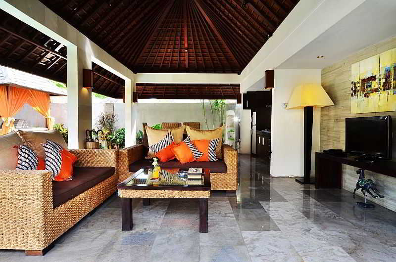 Отель The Khayangan Dreams Villa Umalas