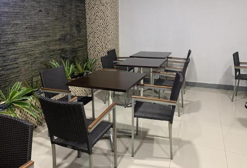 Отель Glodok Plaza