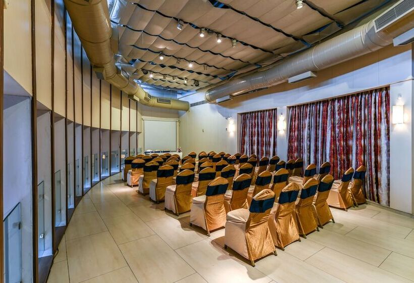 בית מלון כפרי The Regale  By Tunga