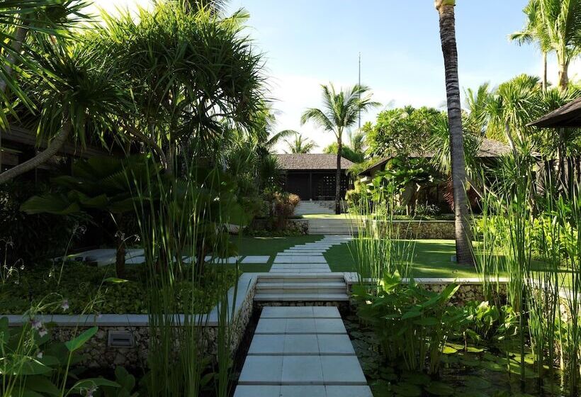 בית מלון כפרי The Ungasan Clifftop Resort