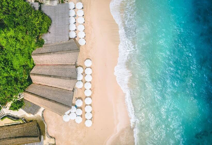 בית מלון כפרי The Ungasan Clifftop Resort