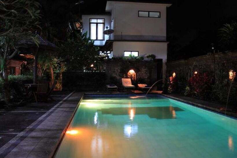 호텔 Warsa S Garden Bungalow And Spa