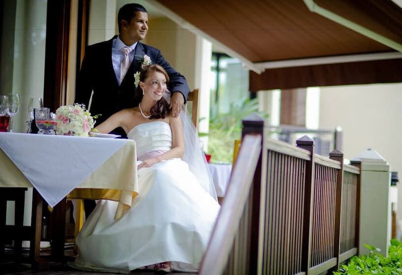 Le Cardinal Exclusive Resort