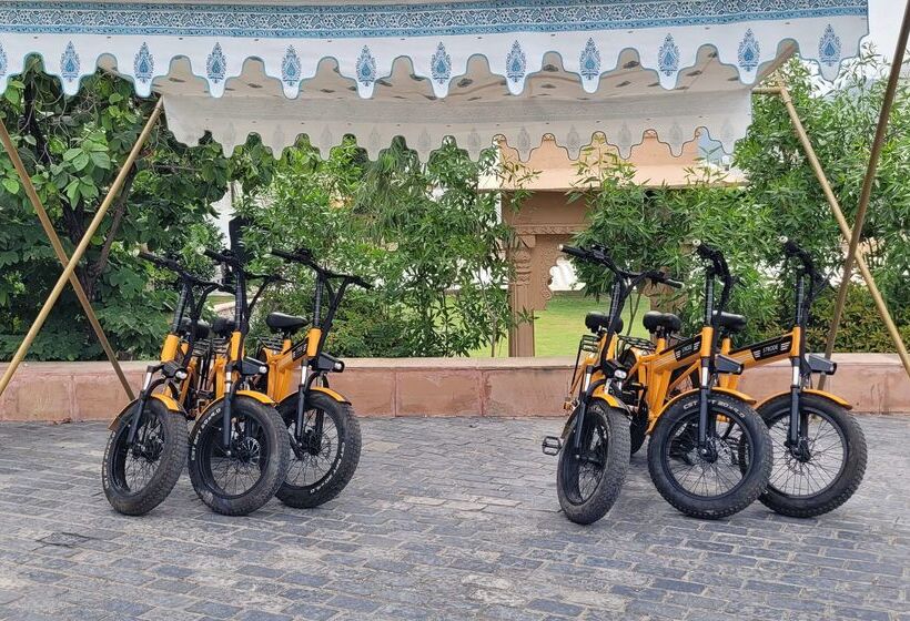 Radisson Blu Udaipur Palace Resort & Spa