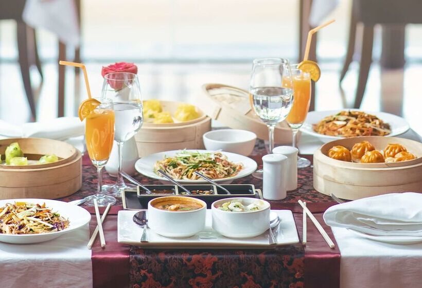 Radisson Blu Udaipur Palace Resort & Spa