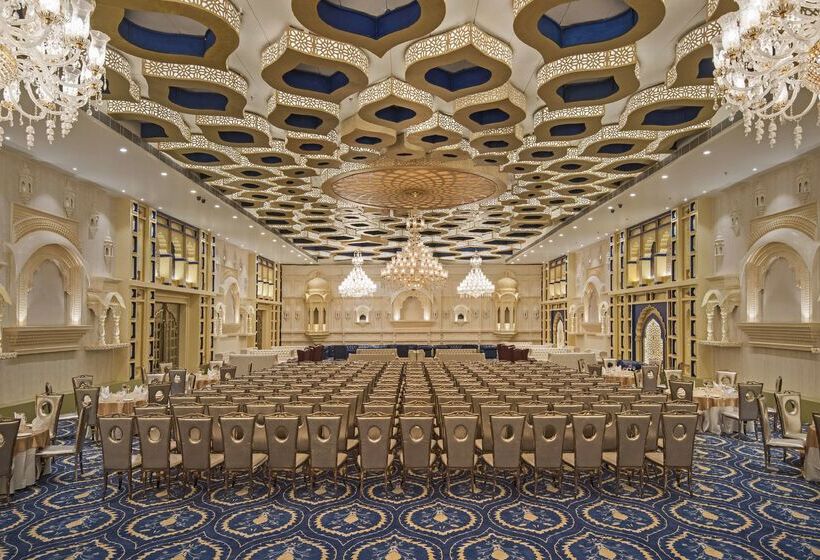 Radisson Blu Udaipur Palace Resort & Spa